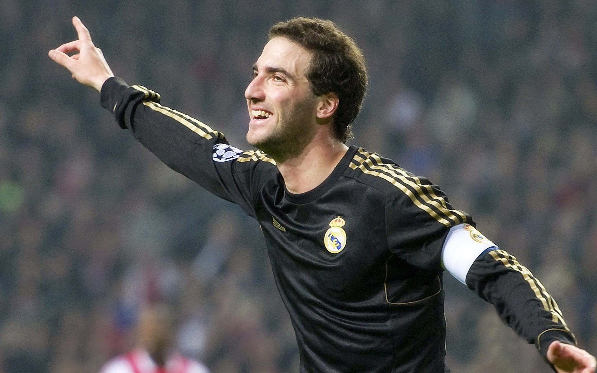 _跨界明星争霸赛：娱乐与竞技的无限火花_，明星跨界现象